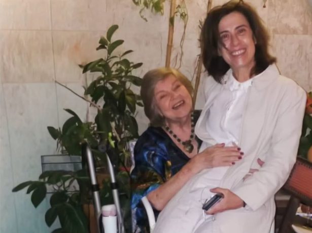 Morre sogra de Fernanda Torres; atriz lembra coragem e vida da matriarca