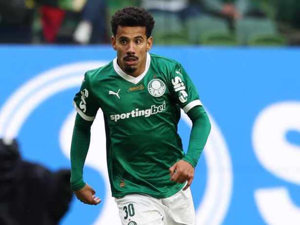 Lucas Evangelista não joga mais pelo Palmeiras na temporada e meia passará por cirurgia