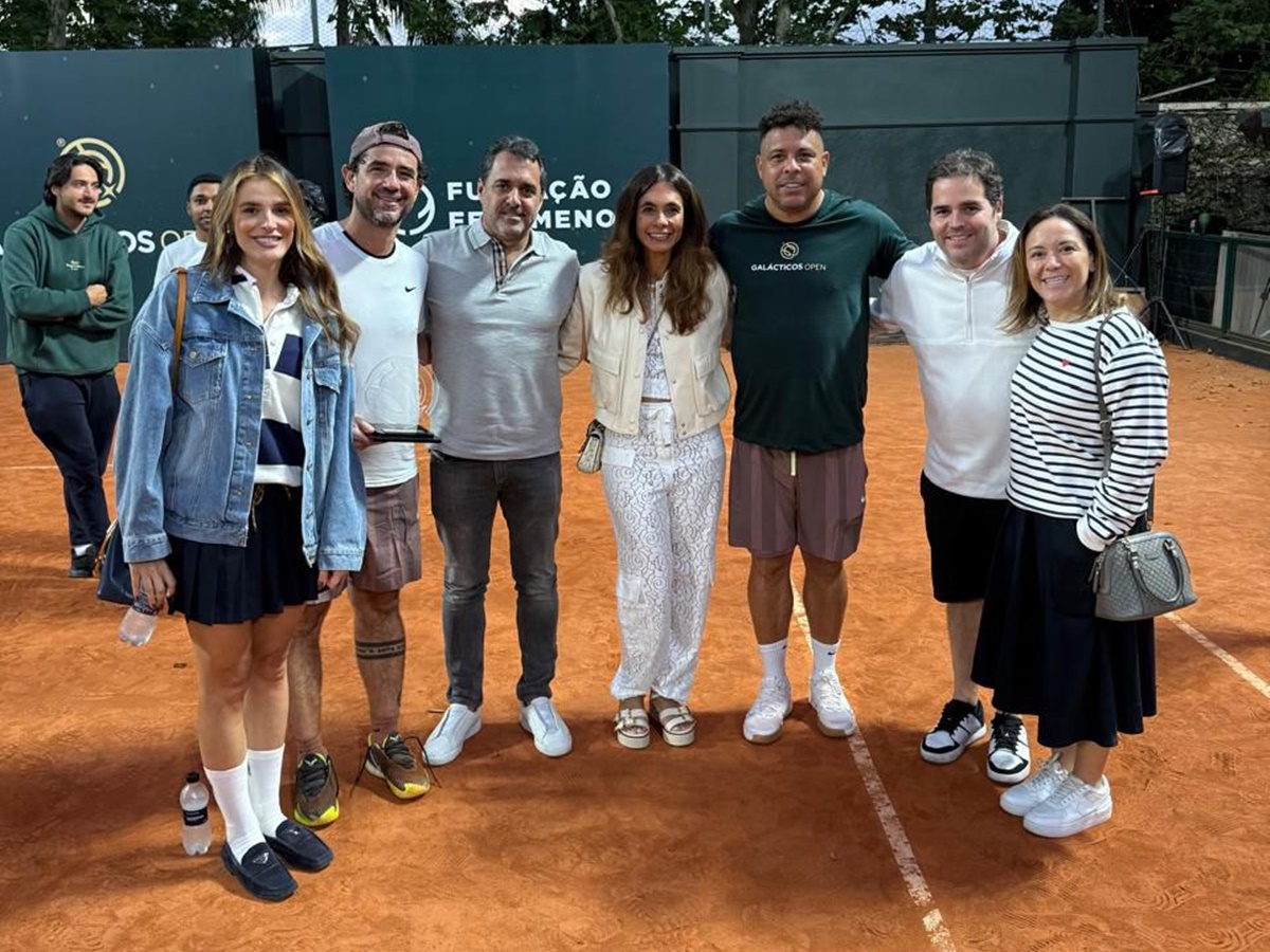 Rafa Brittes, Felipe Andreoli e o superintendente comercial da Record, Alarico Neves, ao lado de outros amigos, participaram do Galácticos, do Ronaldo Fenômeno, no último sábado