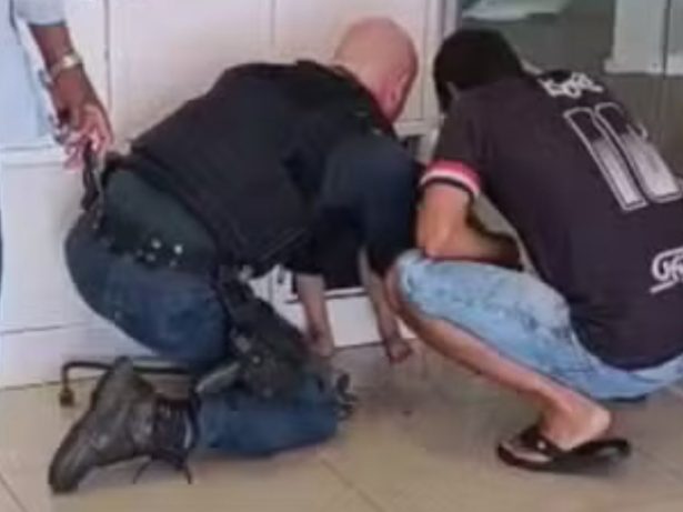 Menino de 3 anos fica preso em armário de banco e mobiliza operação de resgate