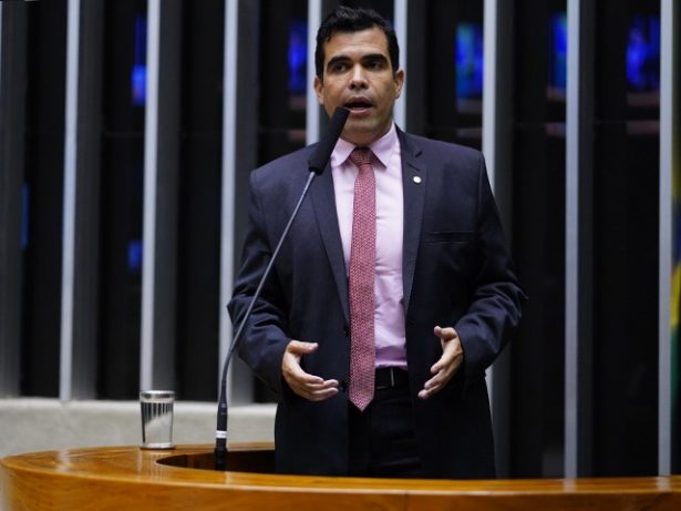 Hugo Motta escolhe Ricardo Ayres, do Republicanos, como relator da CPI do INSS