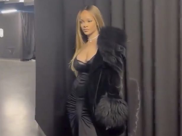 Rihanna celebra 20 anos de carreira com retrospectiva e agradece fãs