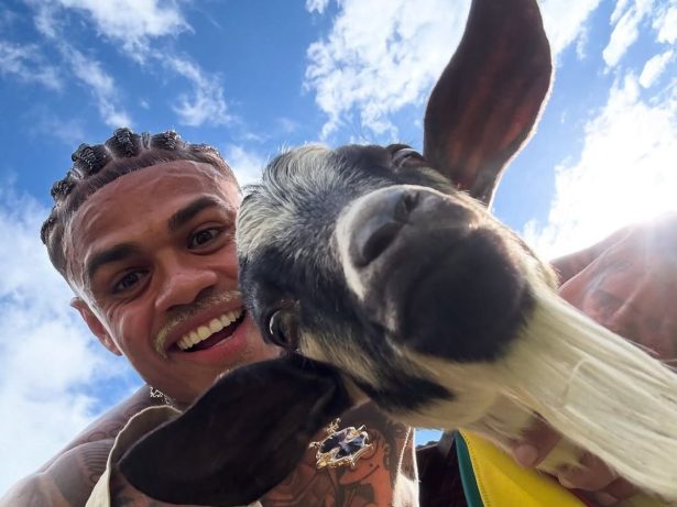 MC Cabelinho surpreende seguidores ao adotar animal inusitado