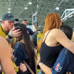 Despedida! Ferrugem e Thaís se emocionam antes de intercâmbio da filha mais velha