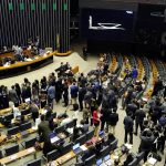 Isenção do Imposto de Renda para salários de até 5 mil é analisada na Câmara