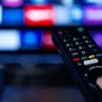 TV aberta ainda alcança milhões, mas precisa aprender como segurar o público