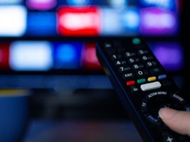 TV aberta ainda alcança milhões, mas precisa aprender como segurar o público
