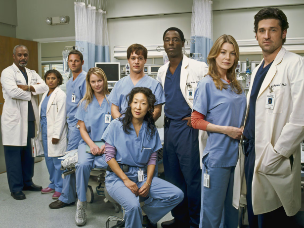 Convenção reúne elenco e fãs de Grey’s Anatomy e Station 19 em São Paulo