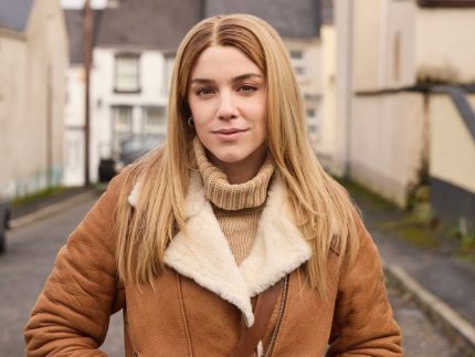 Alice Wegmann deixa gravação de “Vale Tudo” para lançar “Senna”, da Netflix