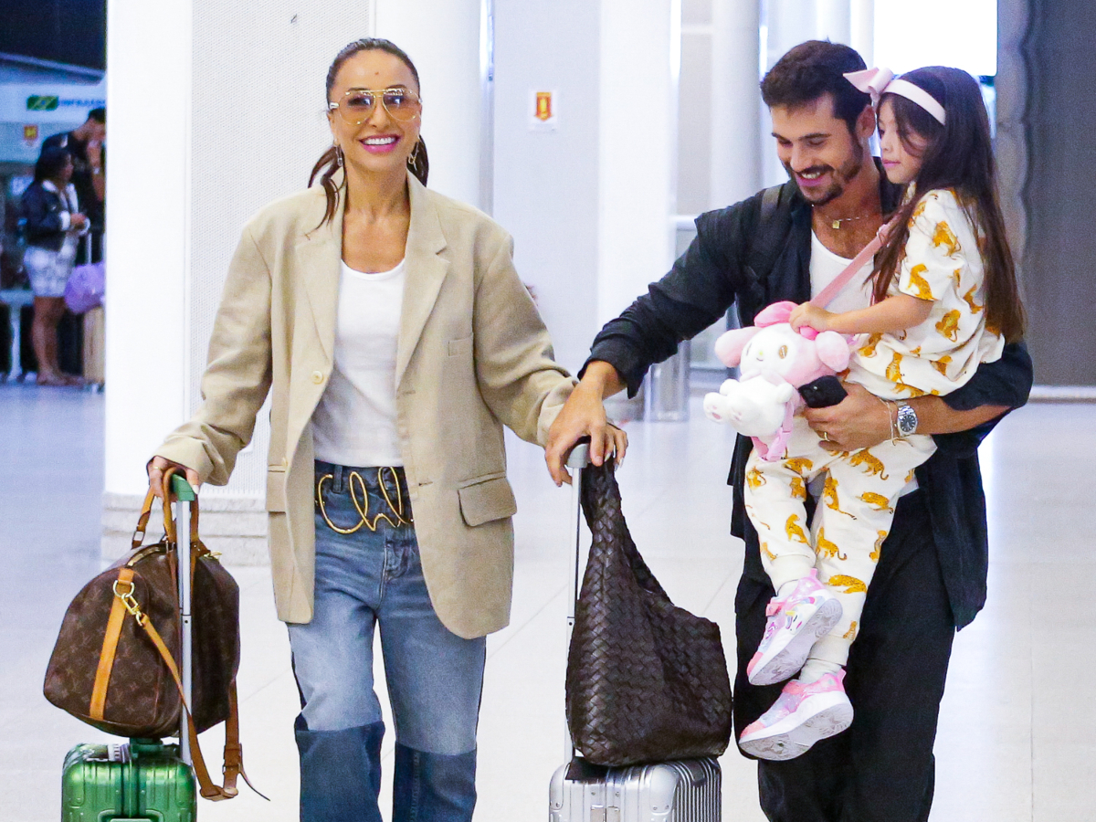 Sabrina Sato, Nicolas Prattes e Zoe (Foto: Paulo Tauil/Agência Brazil News)