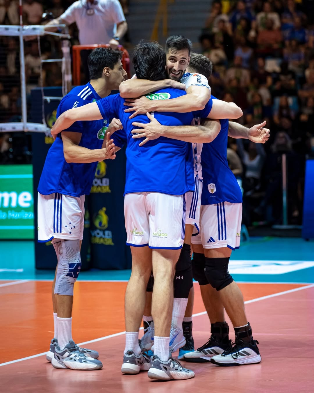Cruzeiro se sagrou campeão da Superliga Masculina de Vôlei neste domingo / Reprodução
