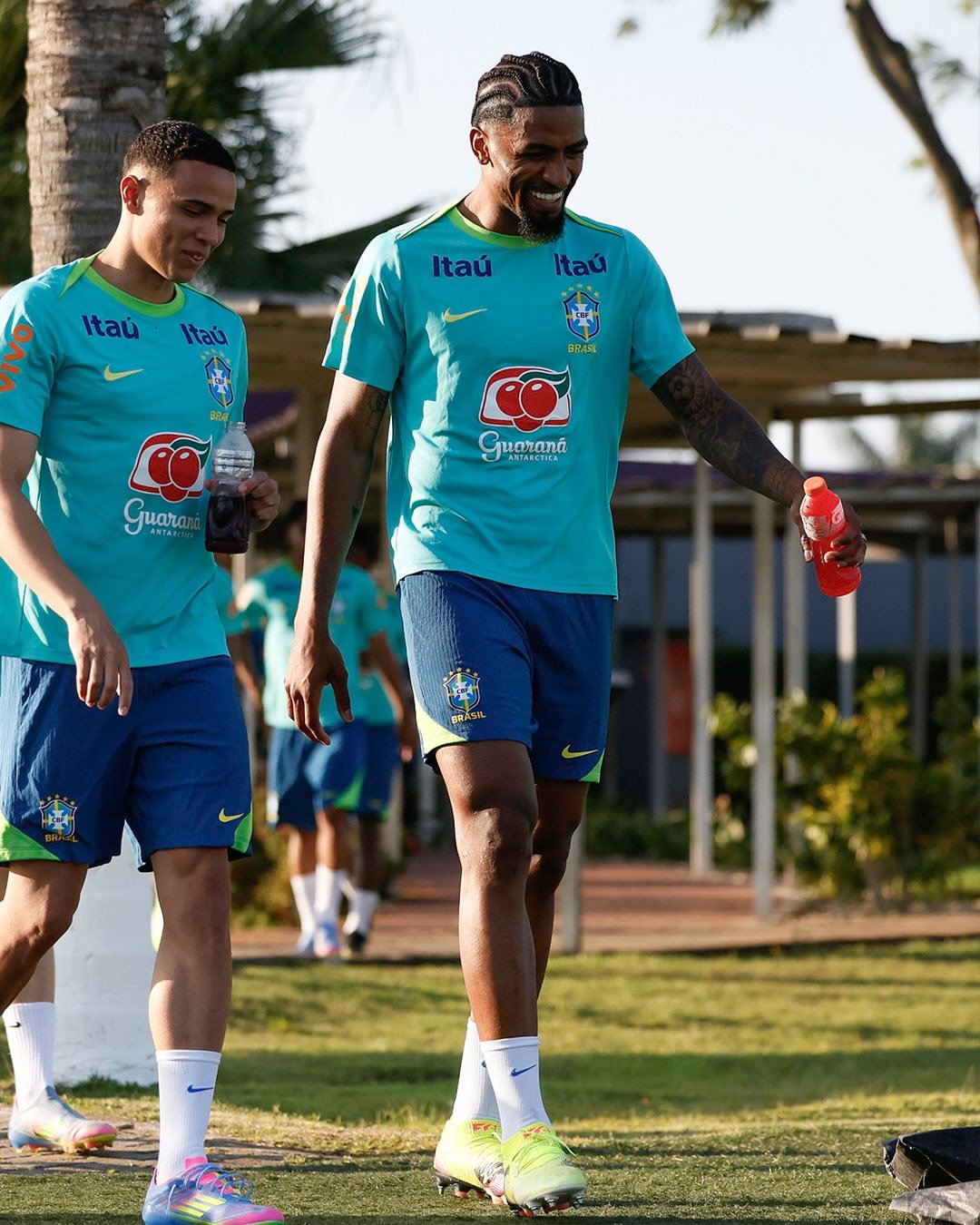Vanderson e Alexsandro podem ser novidades em time  titular da Seleção Brasileira / Fotos: Rafael Ribeiro (CBF)