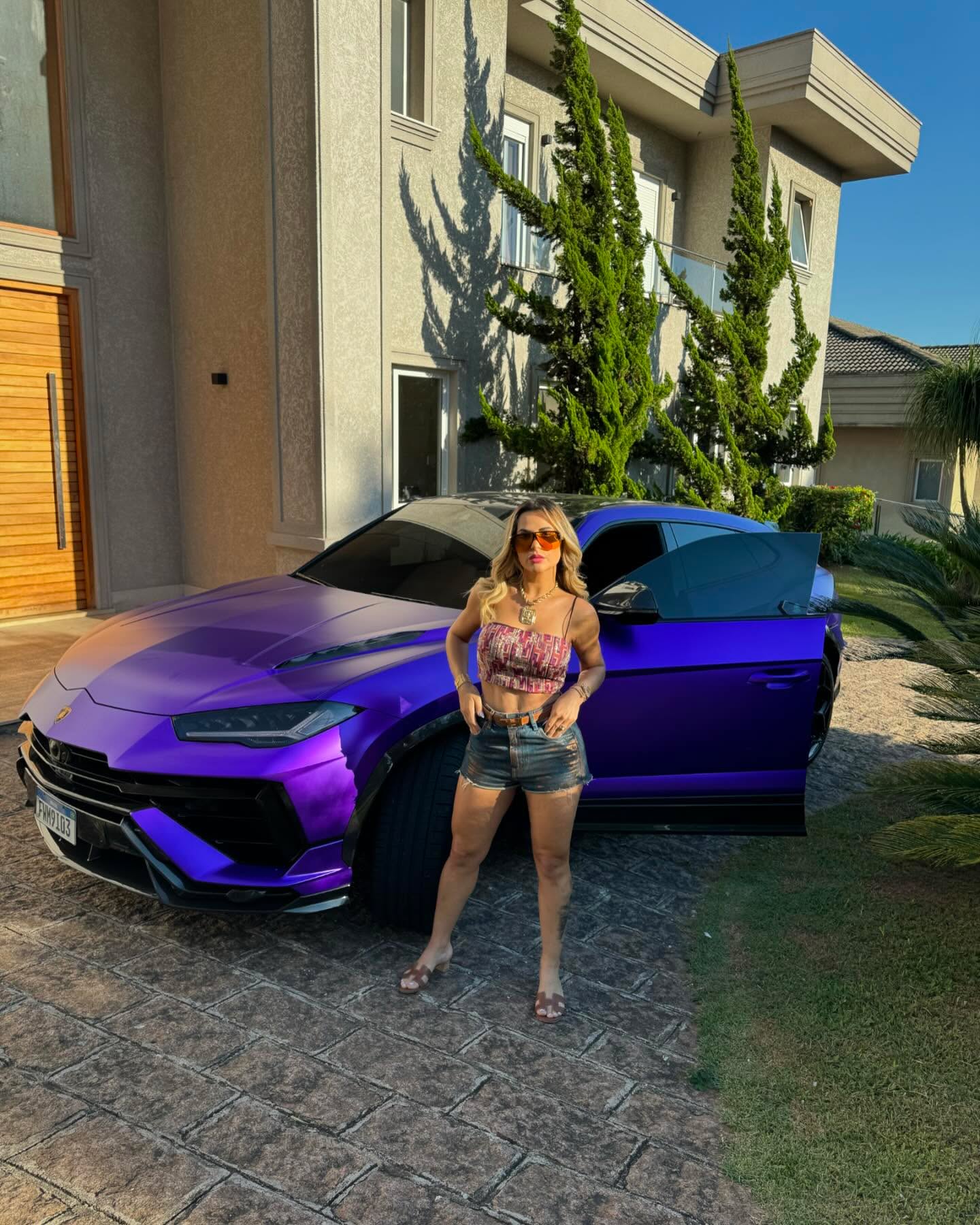 Lamborghini Urus avaliada em R$ 3 milhões vendida por Deolane e irmã é alvo de processo na Justiça após veículo ser apreendido / Foto: Reprodução Instagram @deolane