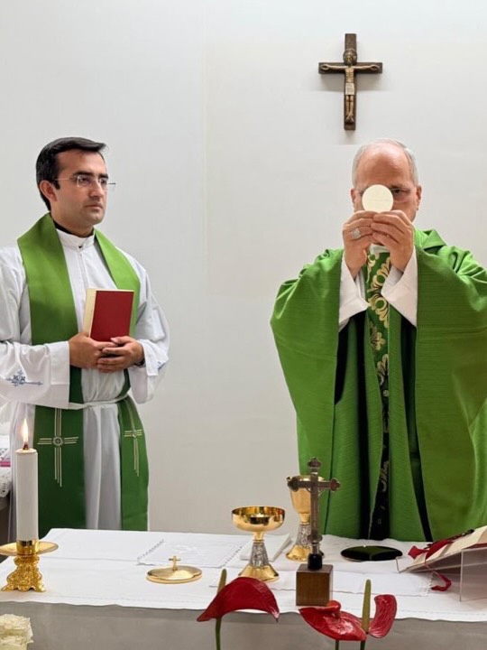 Papa Leão XIV realiza missa após passar por cirurgia para retirar câncer no pulmão / Foto: Reprodução Vaticano Papa Leão XIV realiza missa após passar por cirurgia para retirar câncer no pulmão / Foto: Reprodução Vaticano