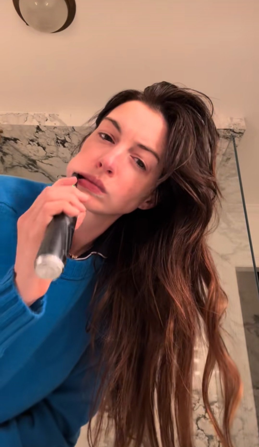 Reprodução/@annehathaway