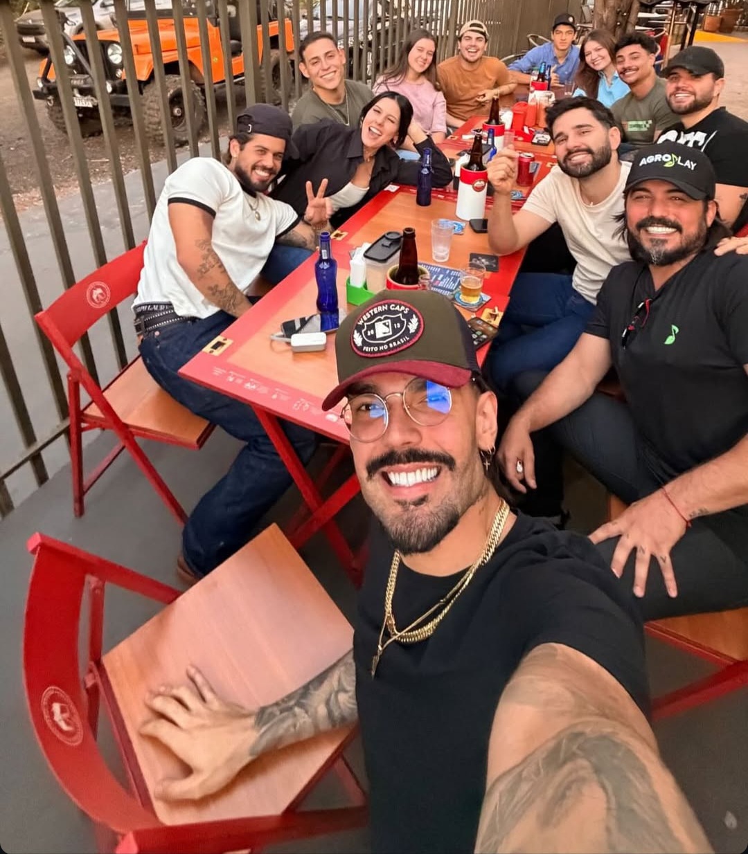 Zé Felipe curte churrasco com os amigos - Foto: Reprodução/Instagram