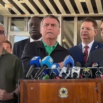 “Se Lula sinalizar, eu negocio com o Trump”, diz Bolsonaro sobre tarifa dos EUA