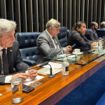 Senadores bolsonaristas ocupam mesa diretora do Senado em protesto à prisão do ex-presidente