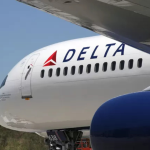 Delta oferece indenização a passageiros de avião que capotou em Toronto