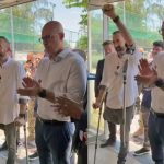 Herói da polícia: delegado baleado em megaoperação no RJ volta ao trabalho e é homenageado