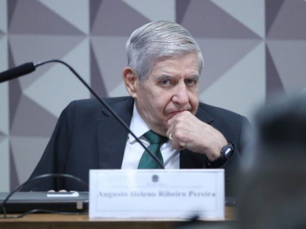 PGR recomenda prisão domiciliar para Augusto Heleno por idade avançada