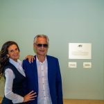 Andrea Bocelli diz que uso de celular afetou relação com a esposa