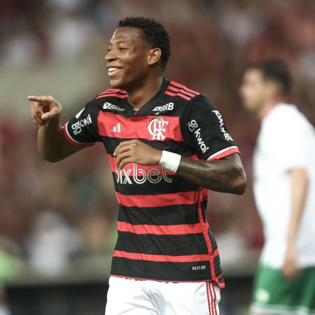 Clima de término: Plata apaga posts do Flamengo e deixa de seguir o clube. Saiba mais!