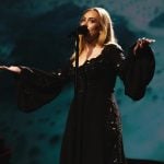 Adele encerra residência de 100 shows em Las Vegas com vídeo emocionante