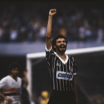 Sócrates Brasileiro: Walter Salles conta a história do ídolo do Corinthians