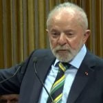 Em Paris, Lula reforça críticas a Bolsonaro e defende regulação das redes sociais