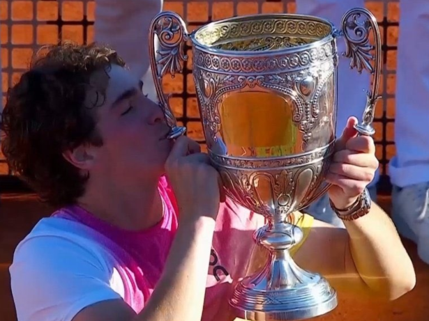 João Fonseca celebra 1º título ATP: “Meu sonho real é jogar tênis”