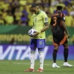 Torcedores serão proibidos de usar camisas de clubes em jogo da Seleção em SP