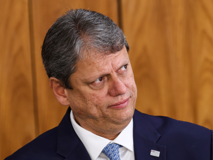 Tarcísio propôs que Supremo liberasse Bolsonaro para negociar com Trump nos EUA