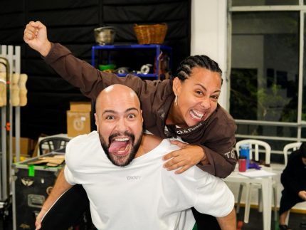 Tiago Abravanel e Evelyn Castro