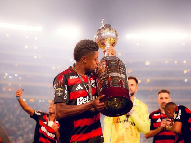Bruno Henrique, do Flamengo, se torna réu por estelionato da justiça do DF