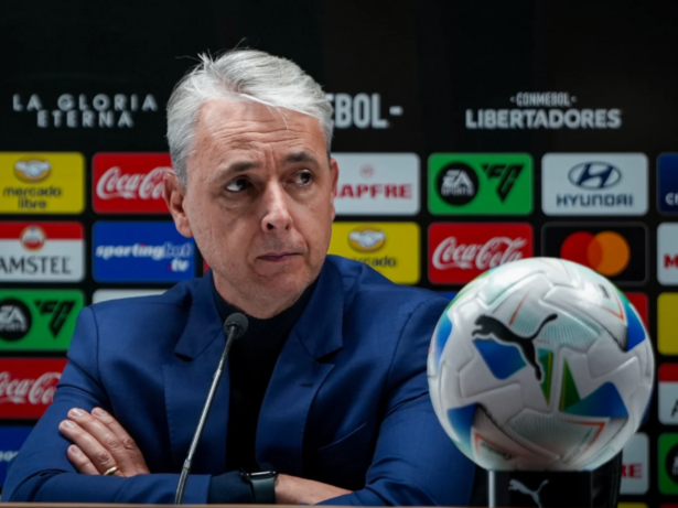 Após queda na Liberta, Tiago Nunes aponta desrespeito de Abel e critica gramado do Allianz