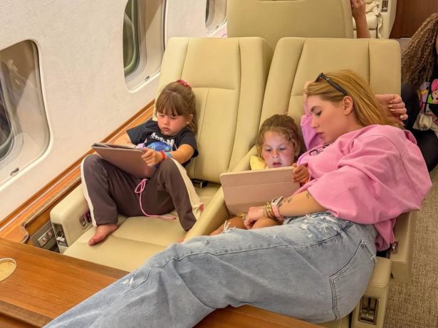 Virginia chega a Madri com os filhos para o réveillon com Vini Jr.: “Chegamos no frio”