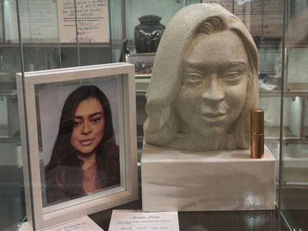 Última homenagem a Preta Gil: busto e tributo de amigos marcam despedida em cemitério