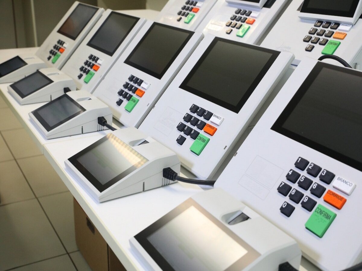 Urnas Eletrônicas - Iternet Reprodução