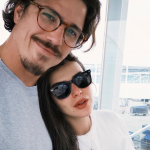 Mari Saad explica por que ainda não revelou nome e sexo do bebê com o ator Rômulo Arantes