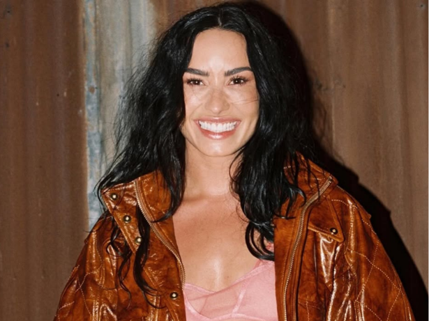 Lovatics ansiosos! Novo álbum de Demi Lovato deve ser lançado somente em 2026