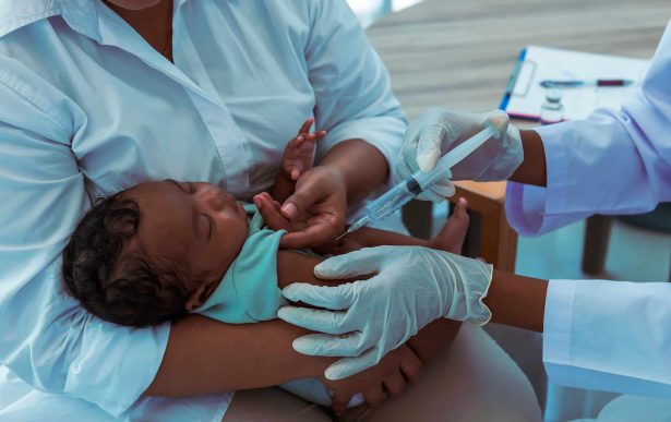 Ministério da Saúde decide não incluir vacina contra meningite B no SUS. Entenda!