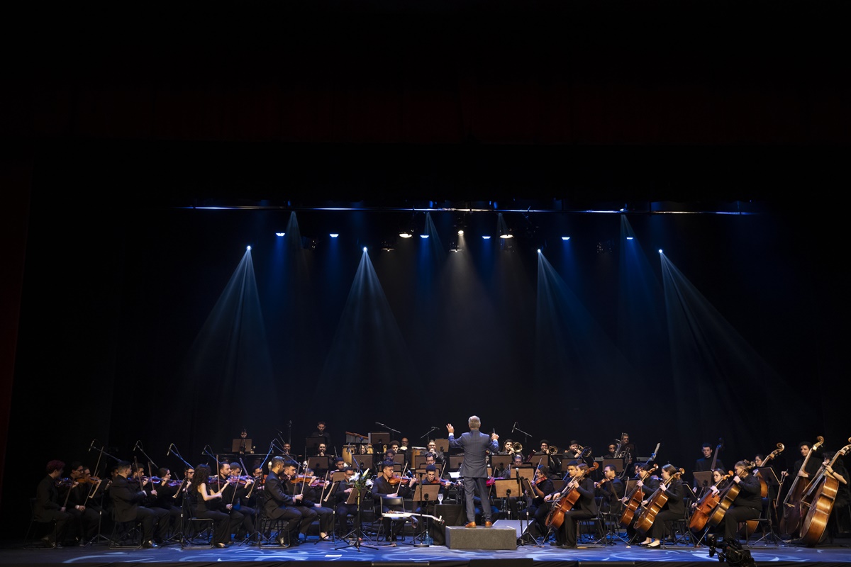 Vanessa da Mata e Orquestra Heliópolis unem o popular ao erudito em espetáculo no Teatro Bradesco / Foto: Bianca Tatamiya