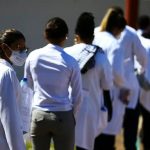 Candidato do Revalida relata prejuízo após anulação diferente de questões iguais às do Enamed