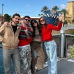 Bruna Marquezine, João Guilherme, Sasha e João Lucas curtem parques em Orlando juntos