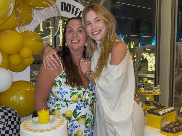 Virginia homenageia a mãe em festa de aniversário: “Você é meu exemplo”