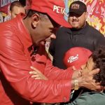 Tyler, The Creator conhece fã mirim após show no Brasil e momento comove a web
