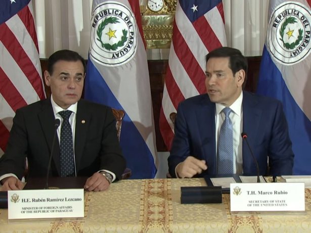 EUA e Paraguai firmam pacto que autoriza cooperação militar e amplia ações na região