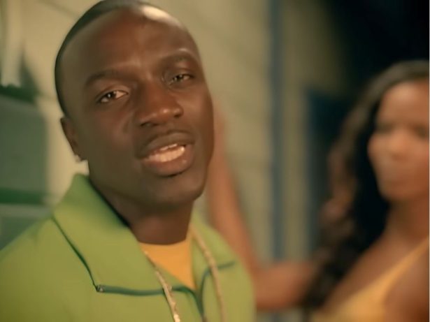 “Lonely”: Saiba por que o cantor Akon foi detido nos Estados Unidos