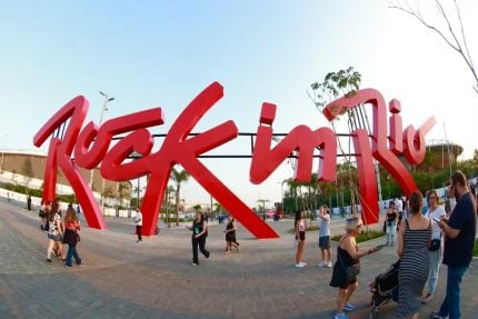 Batida com carrinho elétrico causa confusão com gritaria e bombeiro no Rock in Rio